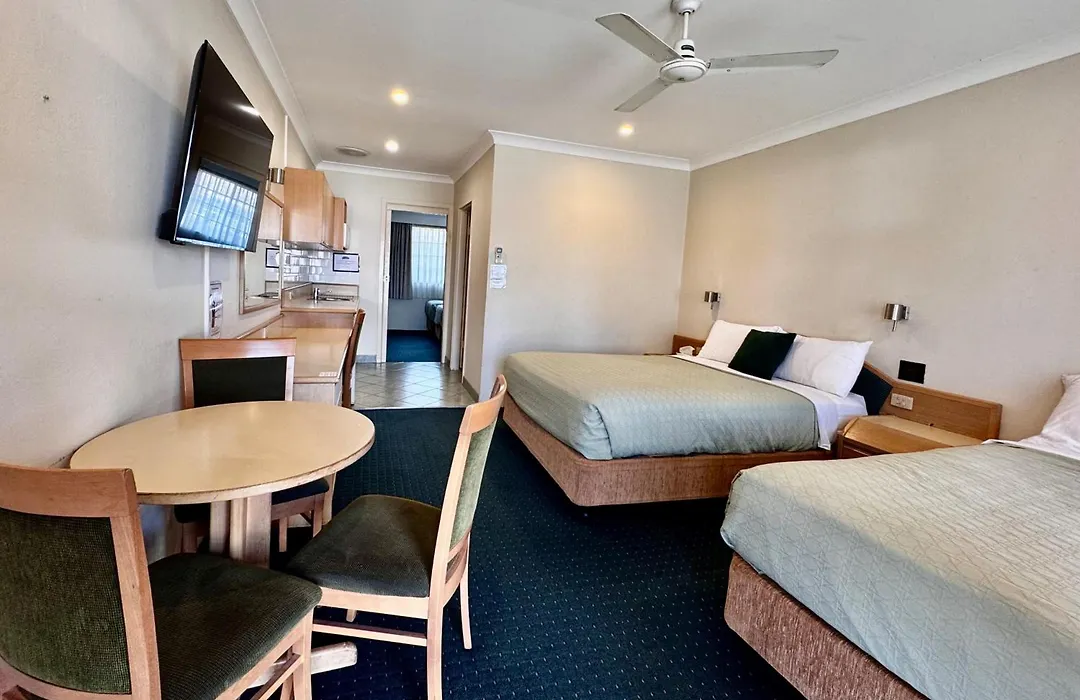 Colonial Terrace Motor Inn-1