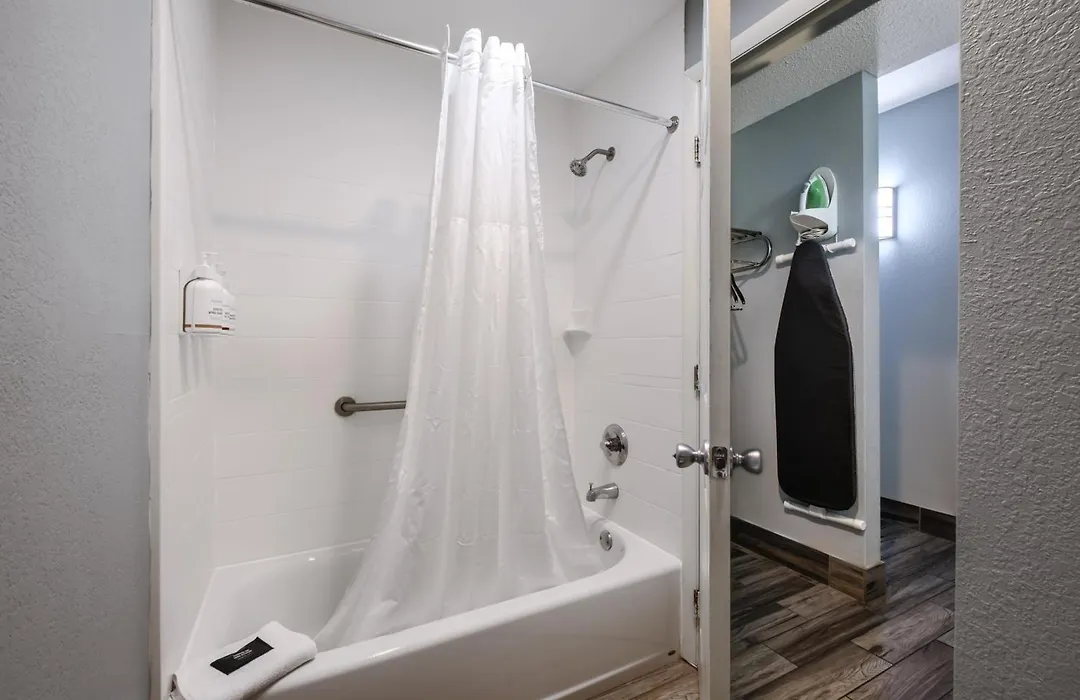 Baymont By Wyndham Louisville Airport South-1