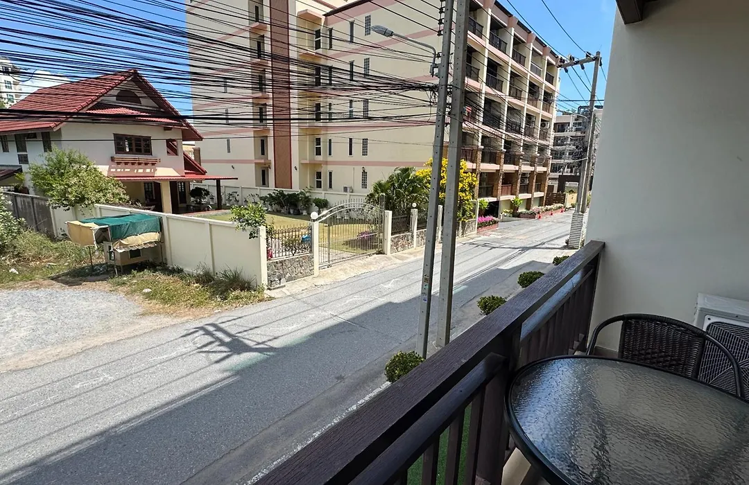 Jomtien Beach Penthouses-1