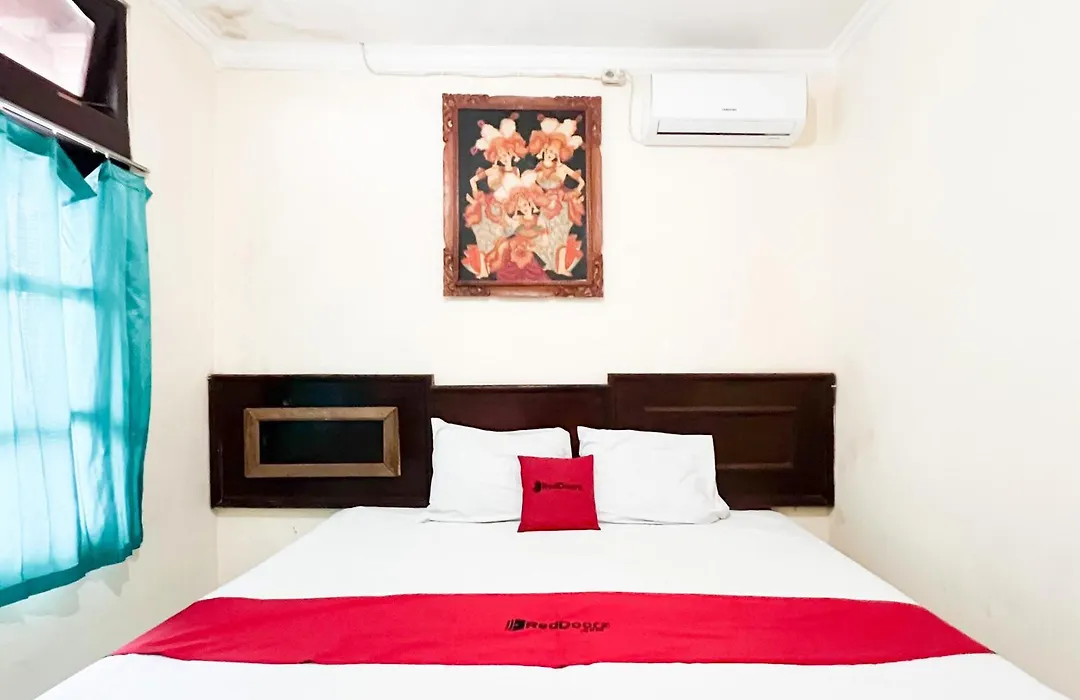 Reddoorz At Mahendra Beach Inn Kuta-1