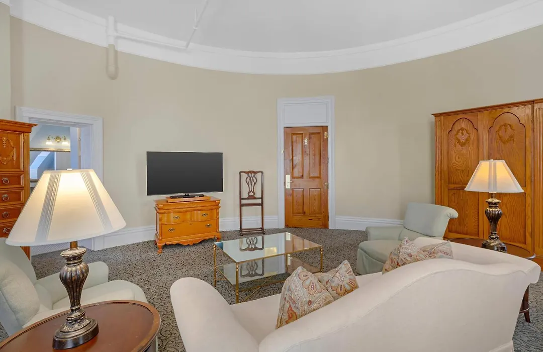Windsor Hotel, An Ascend Collection Hotel-1