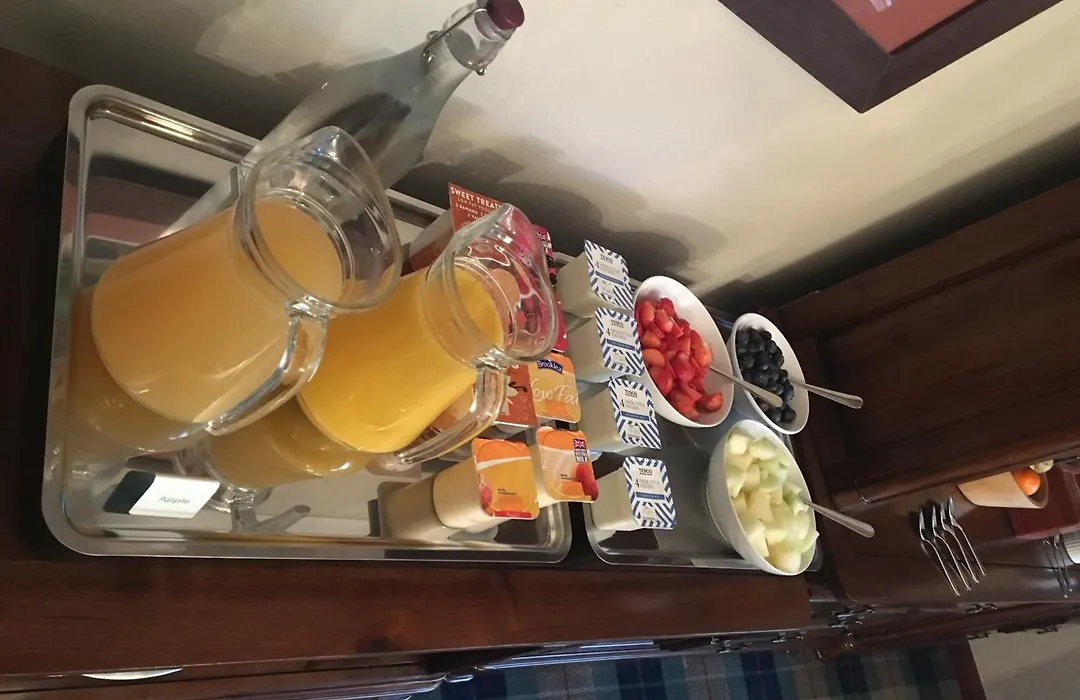 Eriskay Guest House And Aviemore Glamping-1