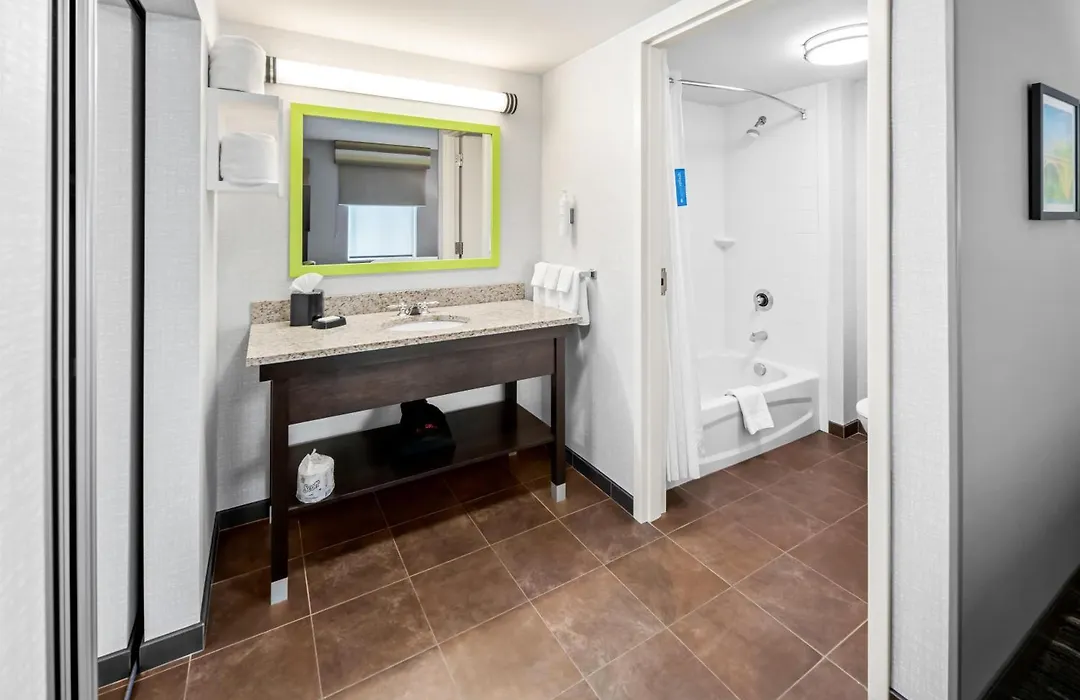 Hampton Inn And Suites Camp Springs-1