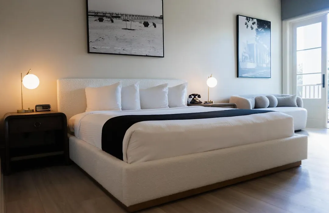 White House Hotel-1