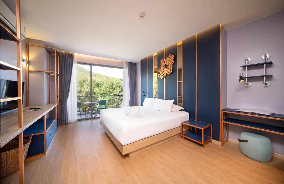 The Blue Hotel-1