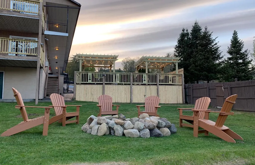 The Sundowner On Lake George-1