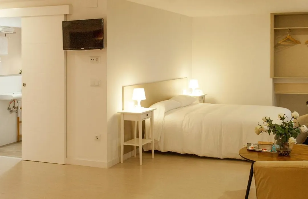 Host&Home-1
