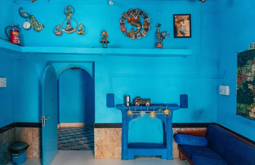 Dylan Cafe And Guest House-1