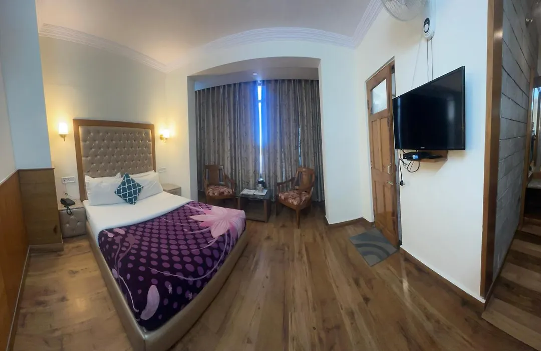 Hotel Lords Regency - Connected To Mall Road-1
