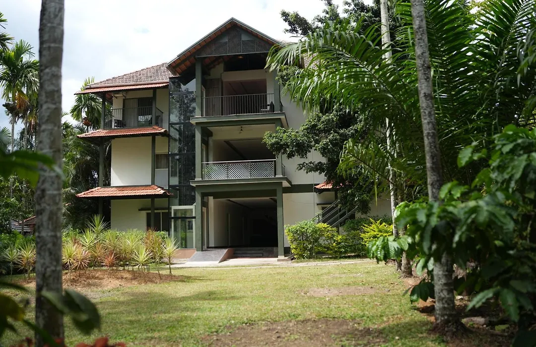 Palm Era Resorts-1