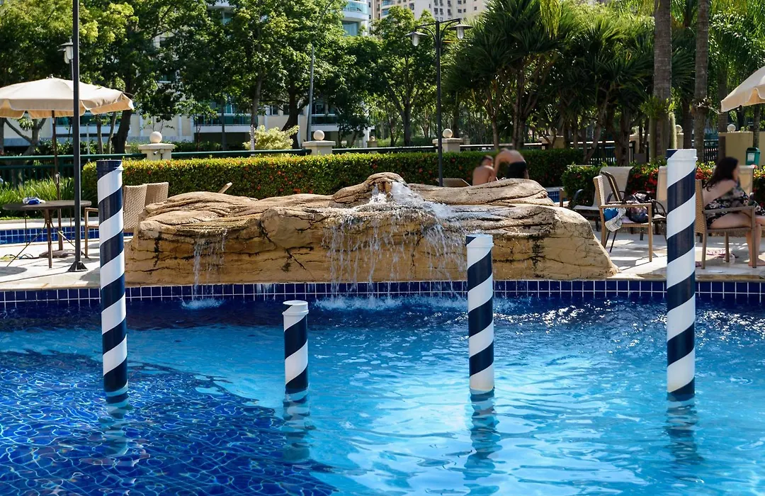 Pineapples Bpremium - Excelentes Suites-1