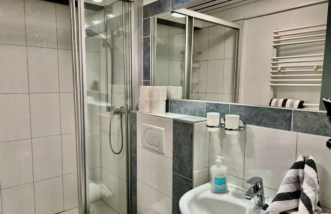 Kapitänshaus Lassen - Zimmer Nes Pük-1