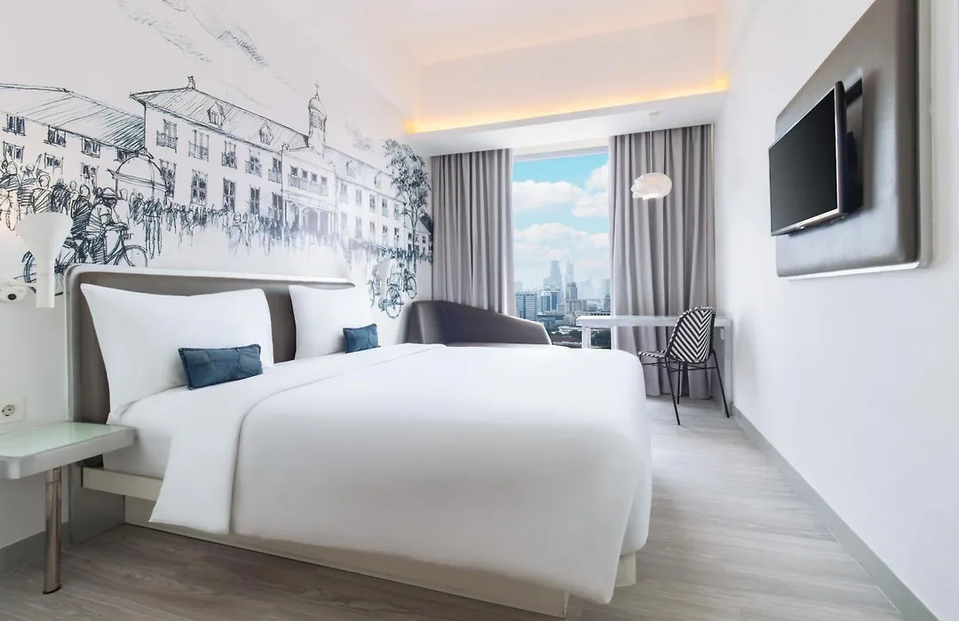 YELLO Hotel Harmoni-1