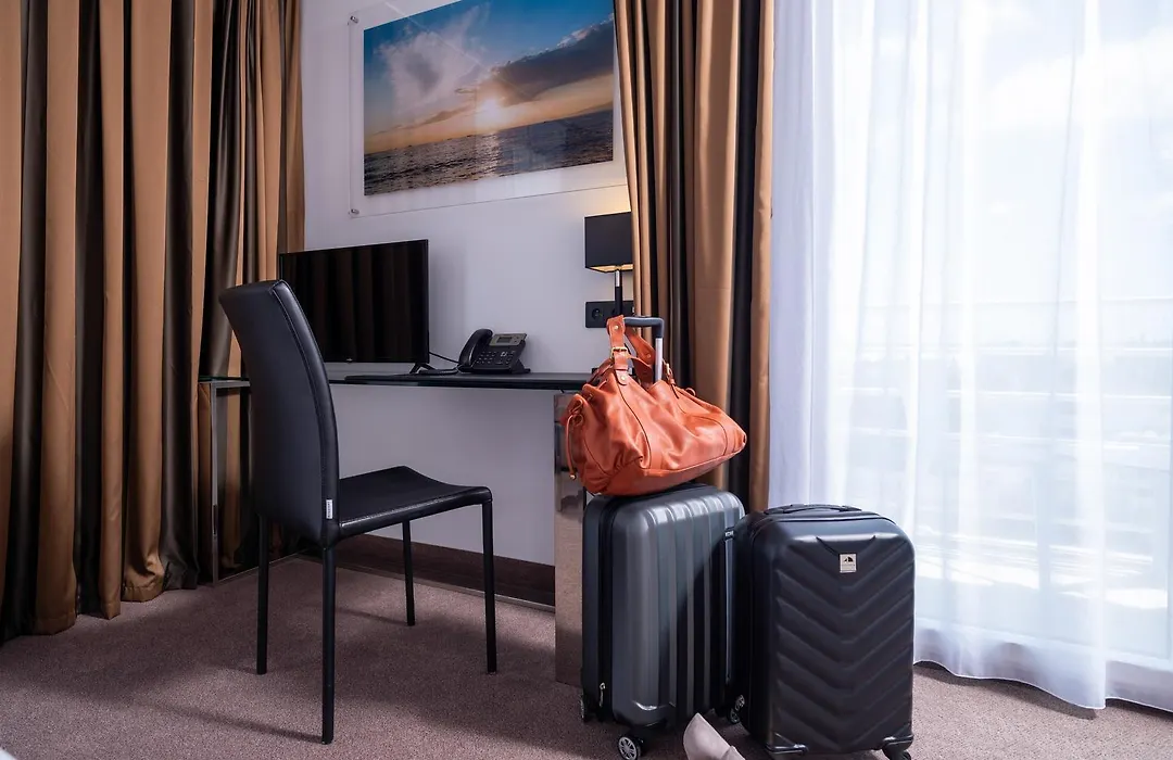 Golden Tulip La Baule Hotel And Residence-1