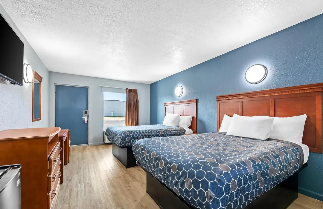Americas Best Value Inn-Indianola-1