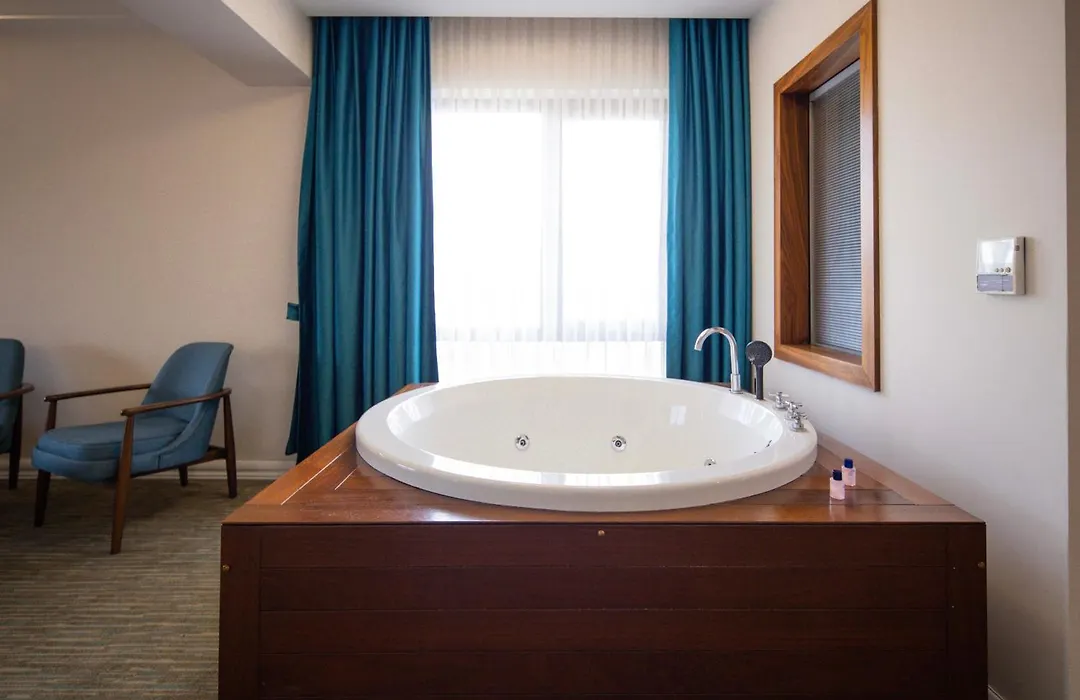 Karpalas City Hotel & Spa-1
