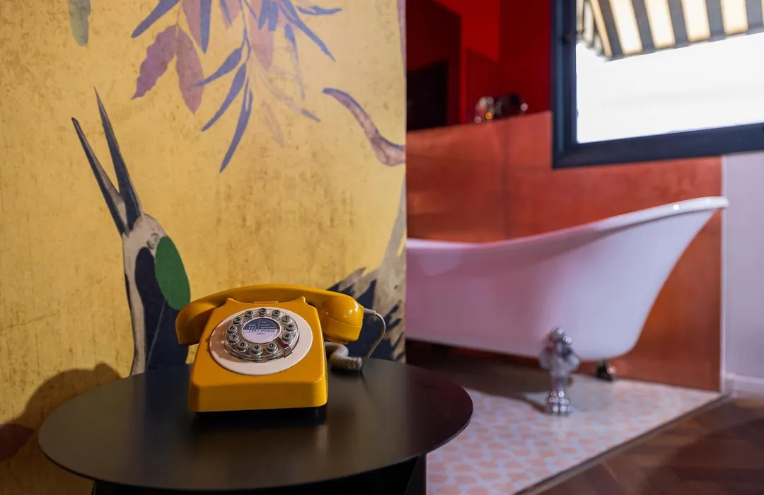 Scarlet Hotel-1
