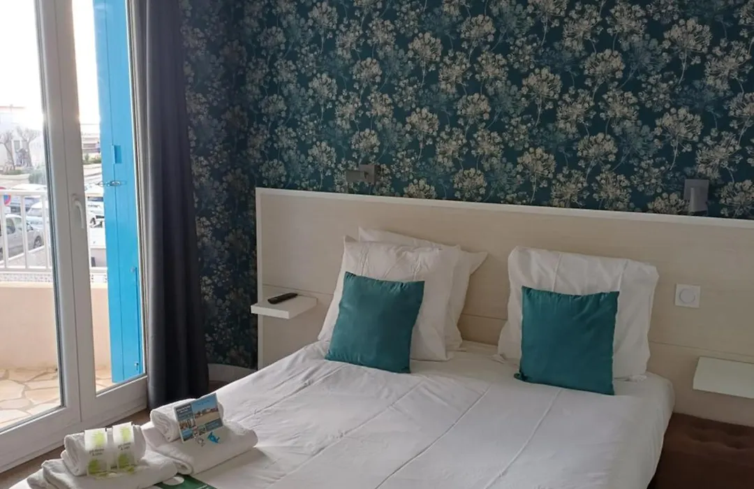 Hotel De La Mer-1