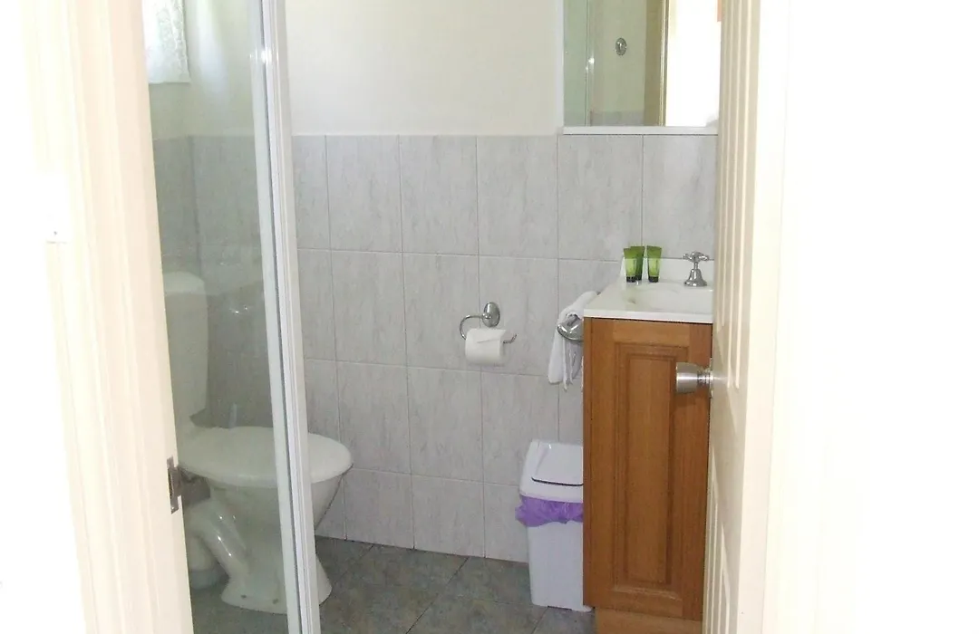 Queechy Motel-1