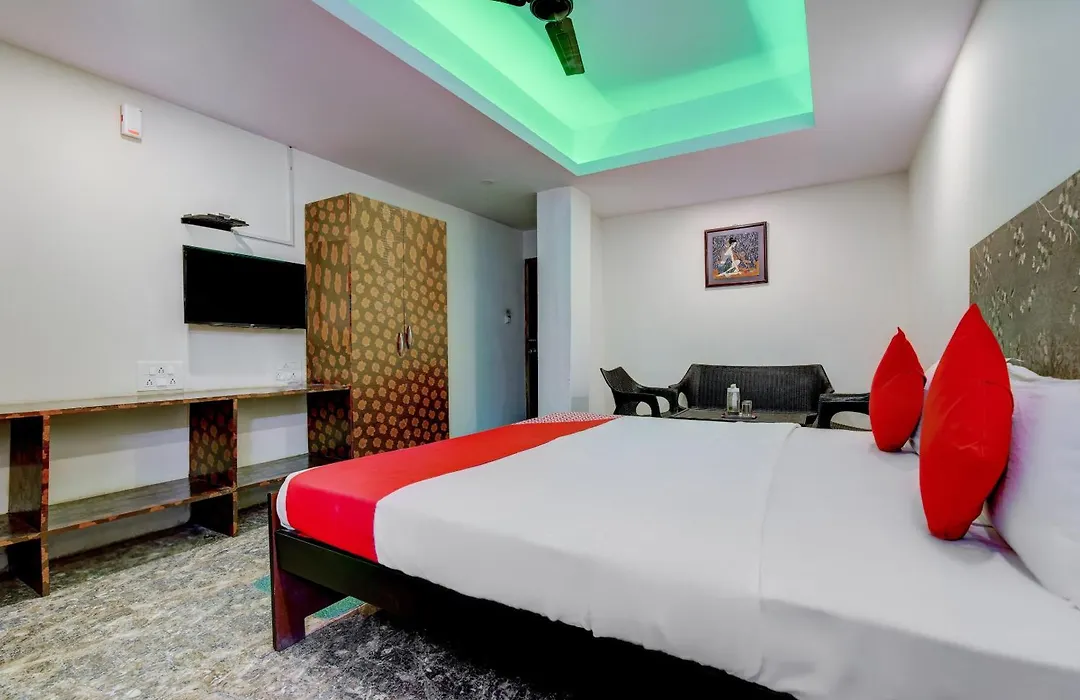 Hotel O P S Grand-1