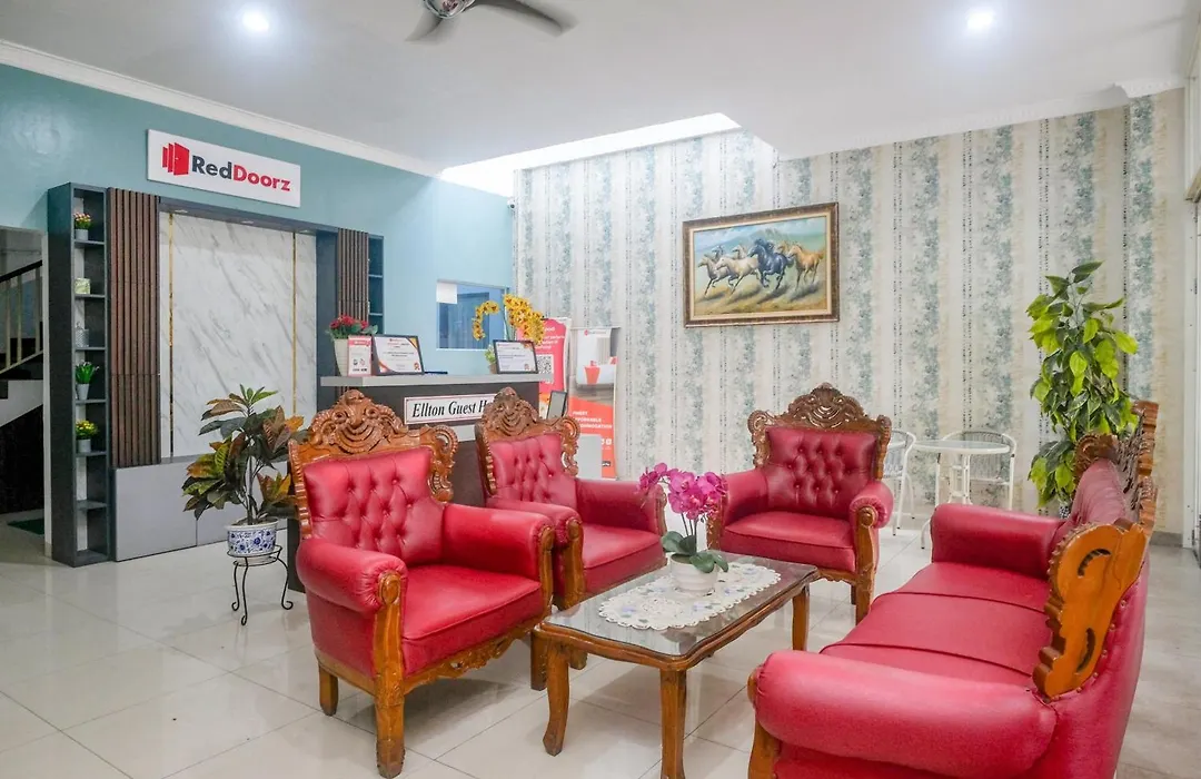 Reddoorz Near Hermes Place Polonia Medan-1