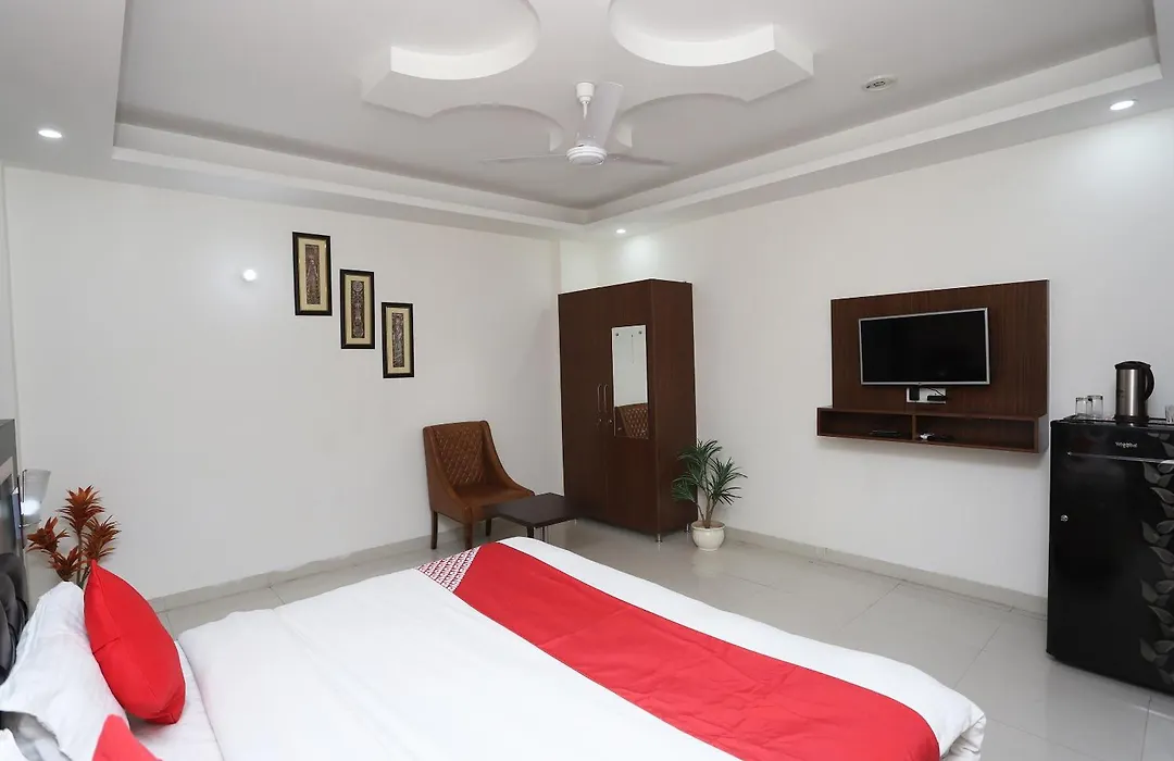 Capital O Levanti Near Aravali Biodiversity Park-1