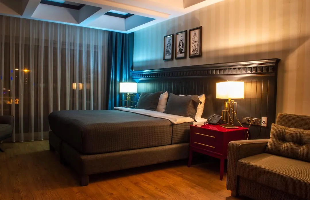 Hotel Marina Bay Goecek-1
