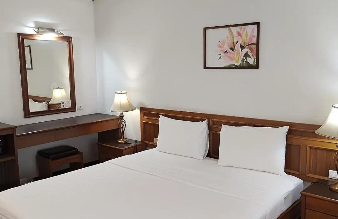 Puangpen Villa Hotel-1