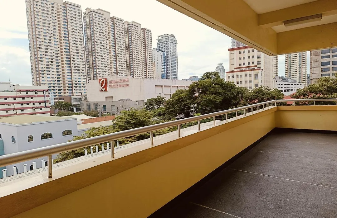 Tropicana Suites-1