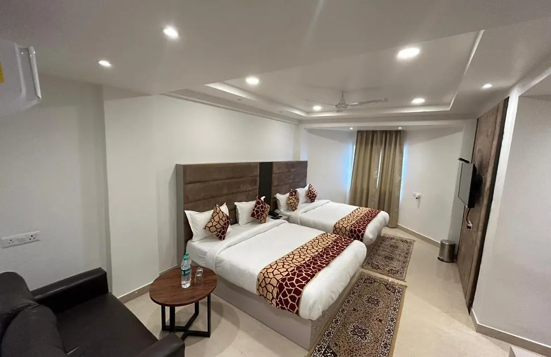 Hotel President-1