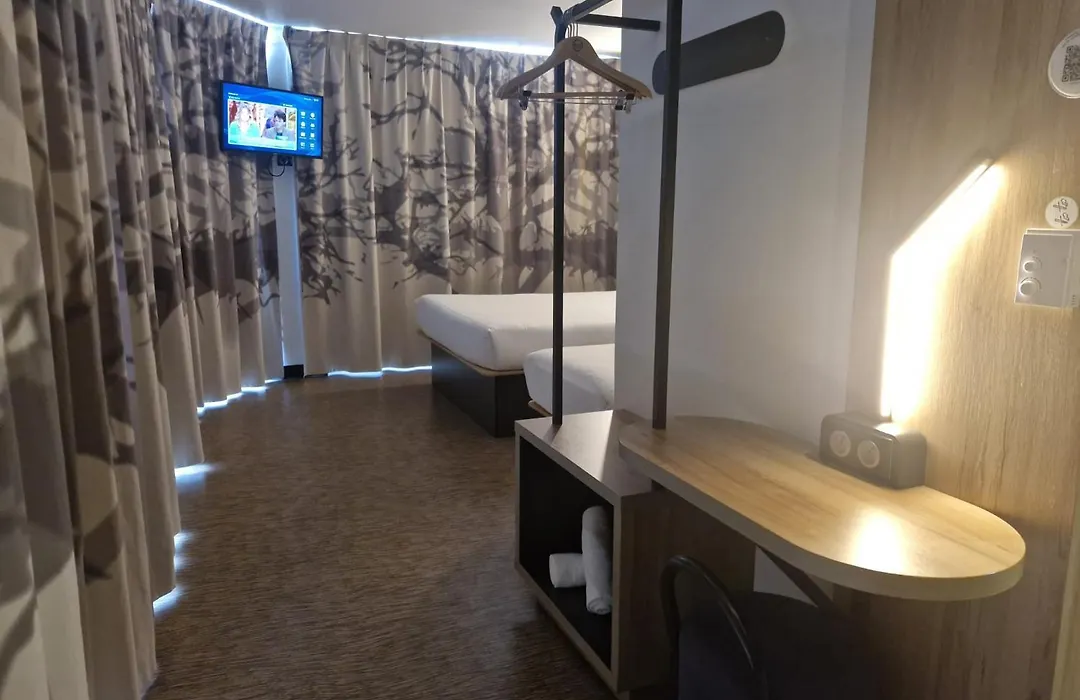 B&B Hotel Massy Gare Tgv-1