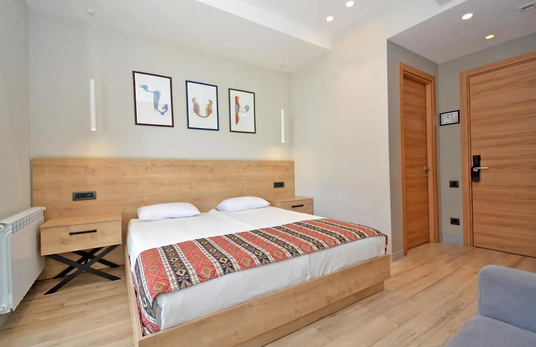 Andor Hotel-1