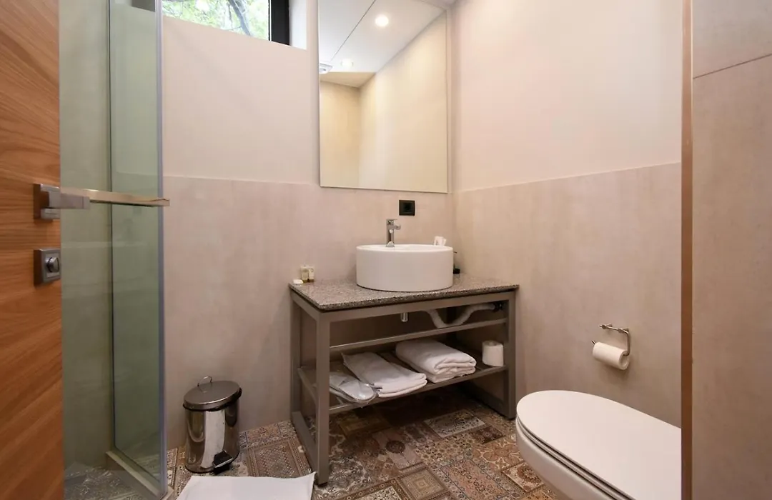 Andor Hotel-1
