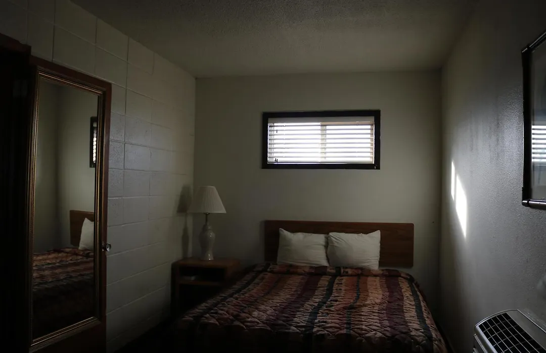 Dakota Inn-1