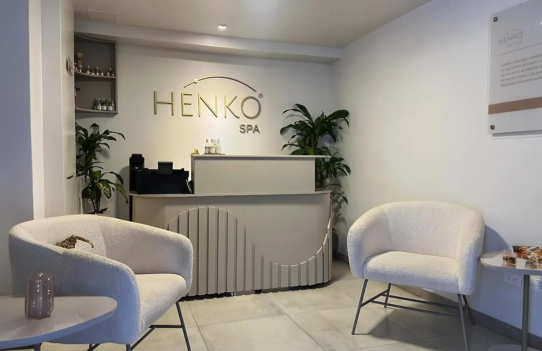York Medellin, Curio Collection By Hilton-1