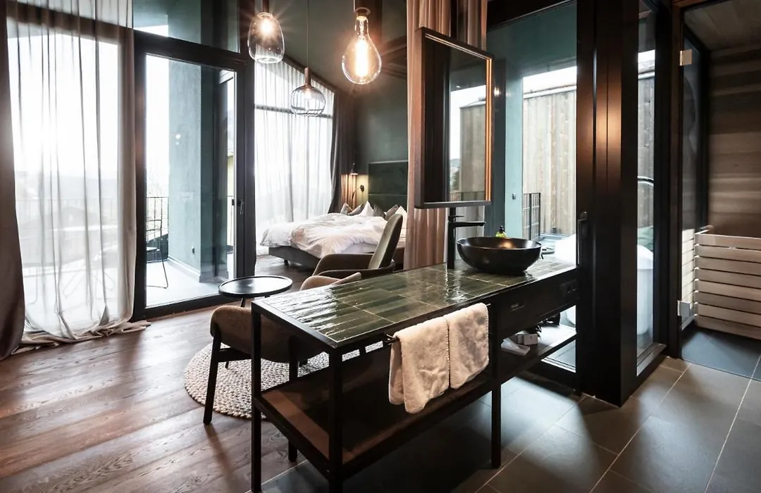 Floris Green Suites By Parc Hotel Florian-1