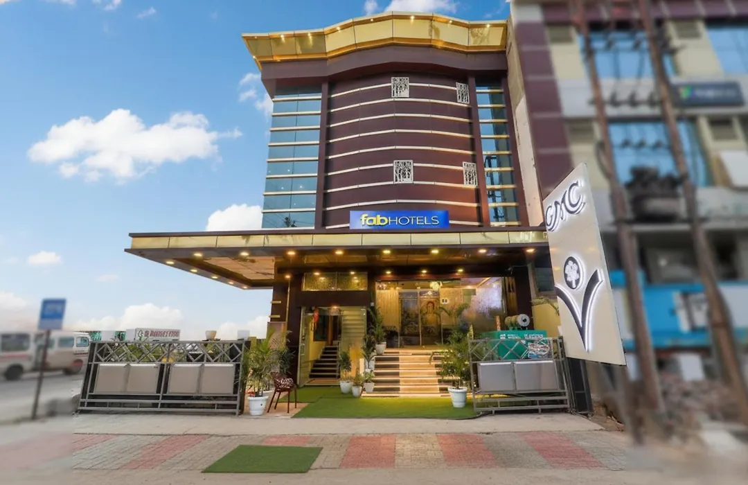 Fabhotel Gmc Grand-1
