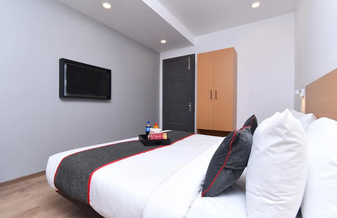Townhouse Rudra Inn Near Chhatarpur Metro Station-1