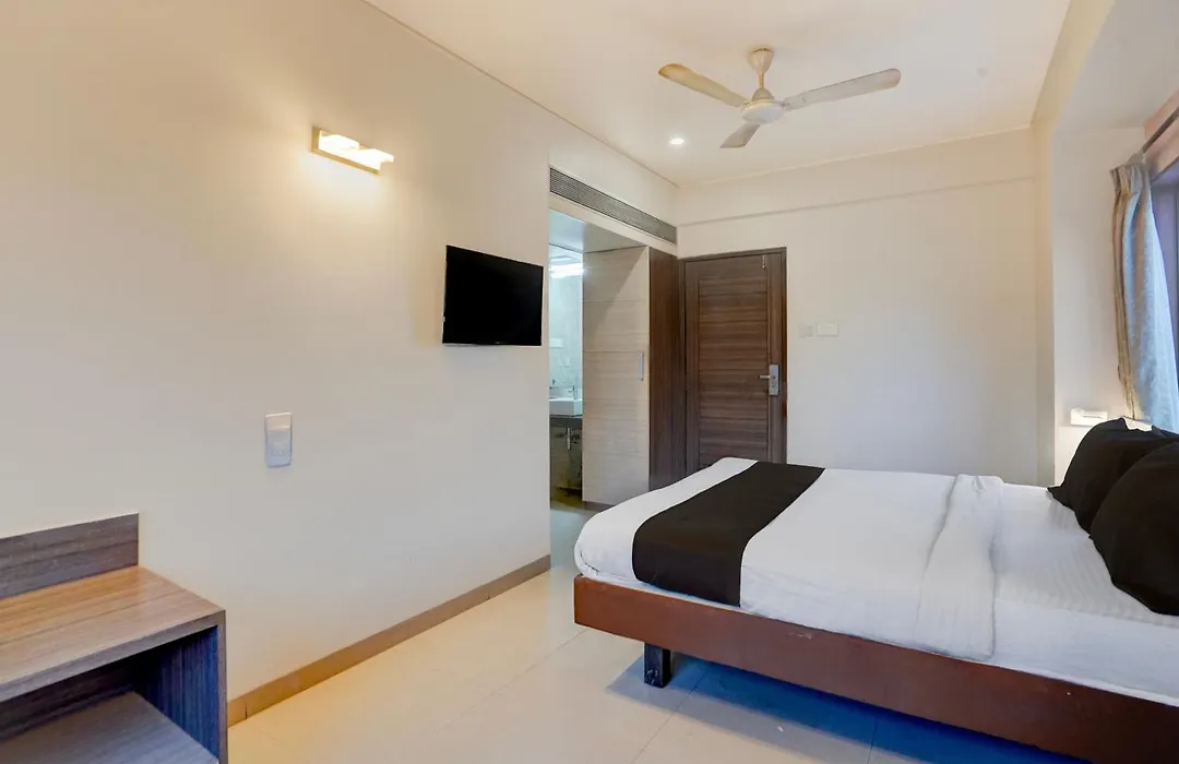 Super Townhouse Oak Pune Railway Station Formerly Kapil Residency-1