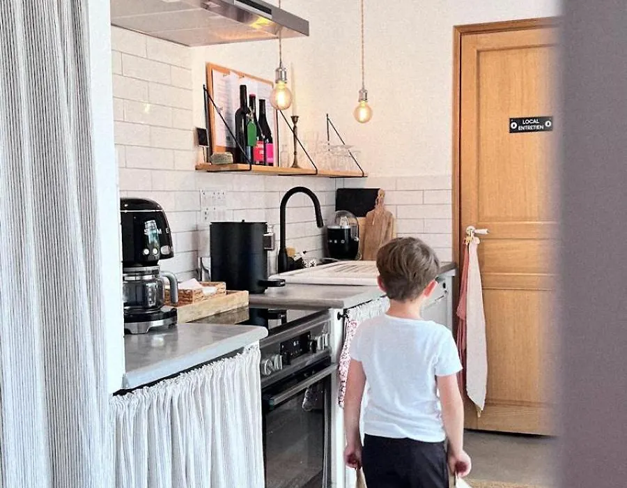 Maison 1634 - Climatisation, piscine, parking, centre ville, petit-dejeuner compris-1