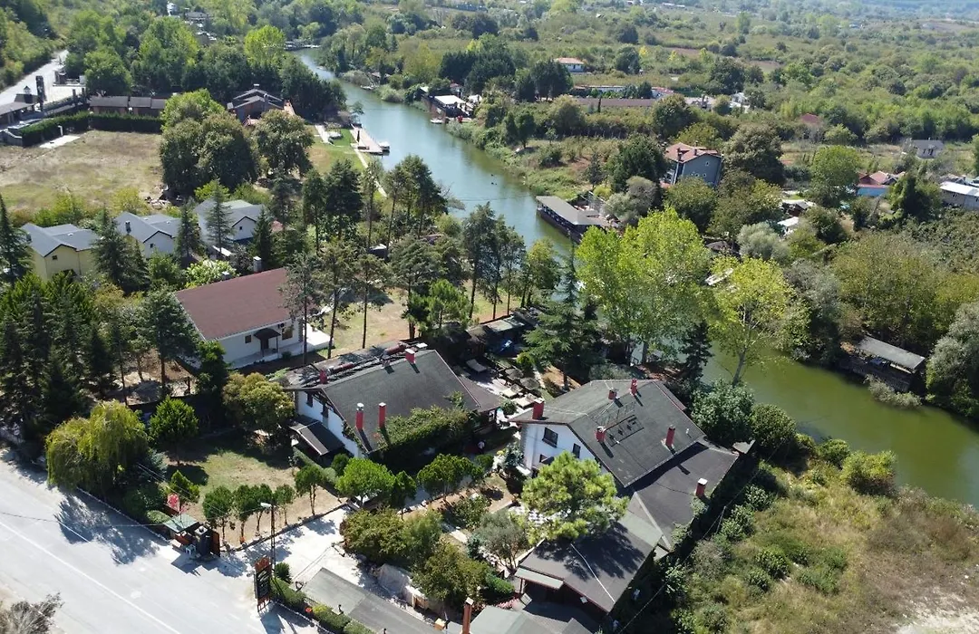Treetops Park Hotel-1