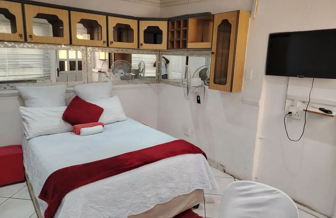 Lytton Cresent B&B-1