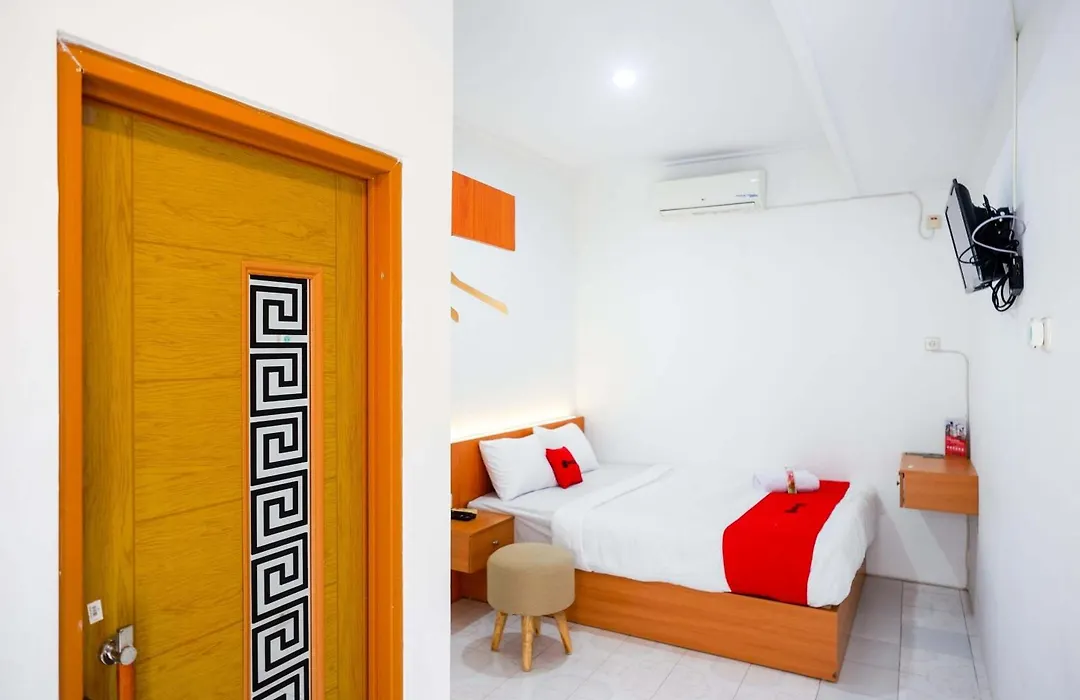 Reddoorz Near Gor Uny-1