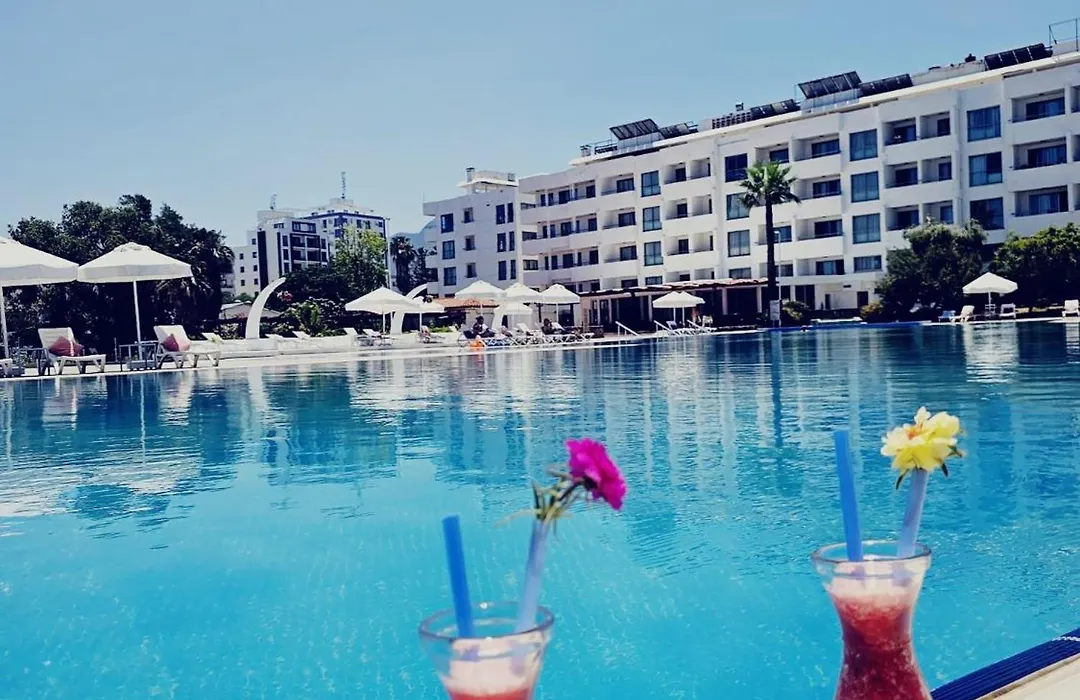 Jasmine Court Hotel Central Beachfront Location !-1