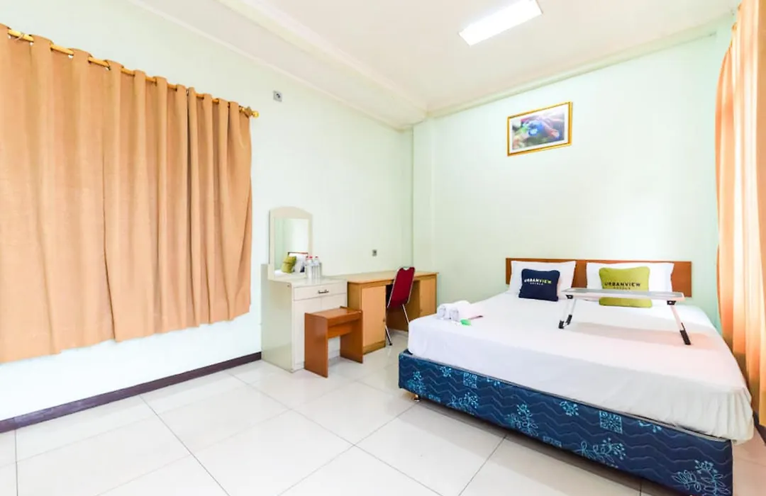 Urbanview Hotel Bartu Moh Toha Bandung by RedDoorz-1
