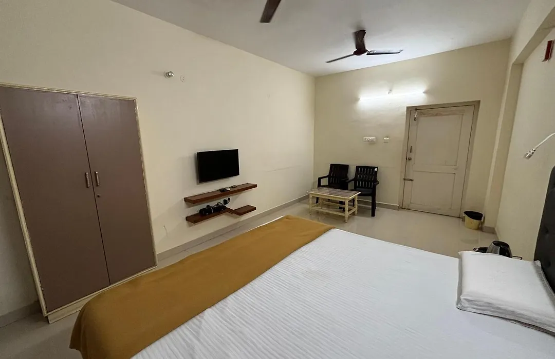 Srinivasa Hotel-1