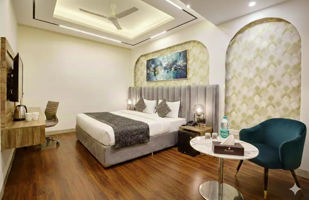 Hotel Premium Suites Near Delhi Airport-1