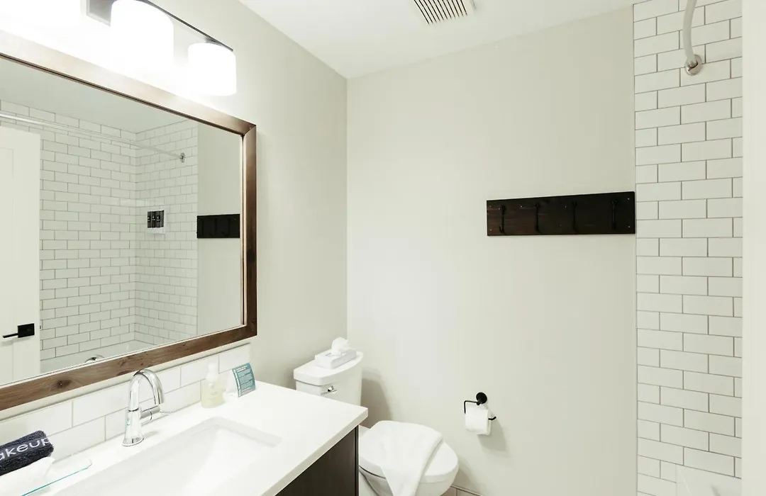 Northwinds Hotel Canmore-1
