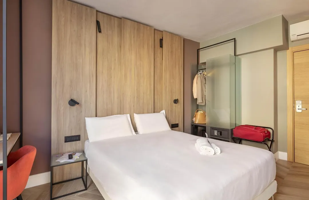 B&B Hotel Genova City Center-1