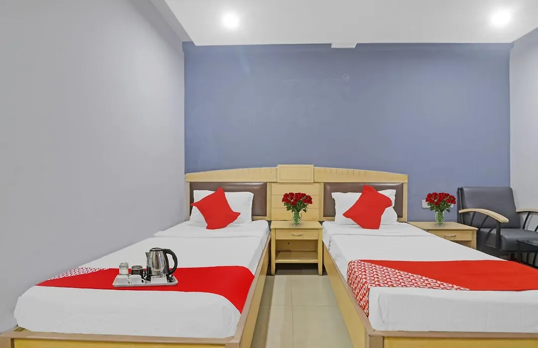 Hotel O Padmini Near Lakdikapool Metro Station-1